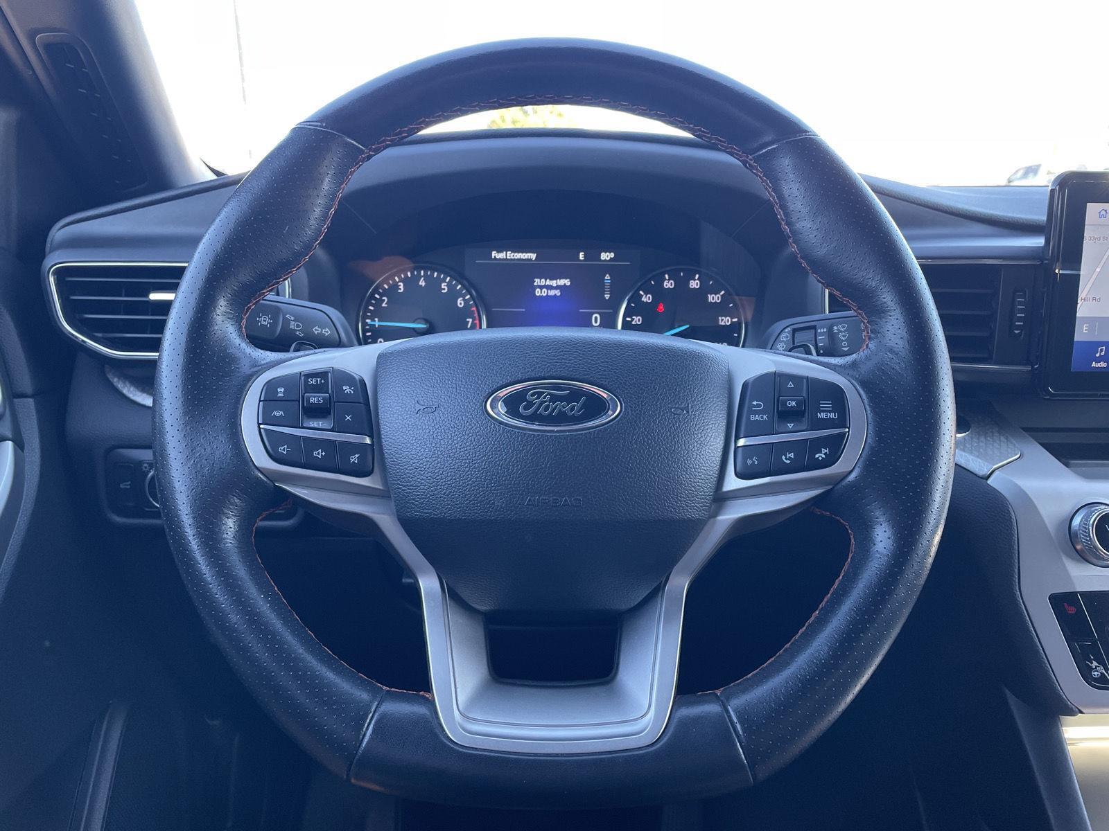 Vehicle photo 12