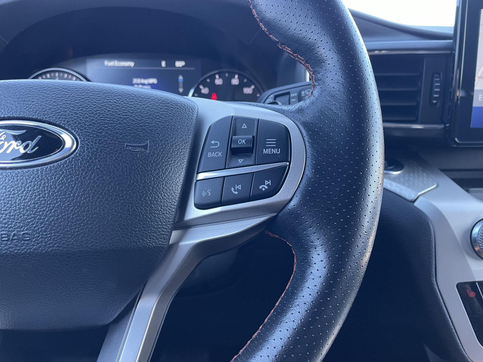 Vehicle photo 14