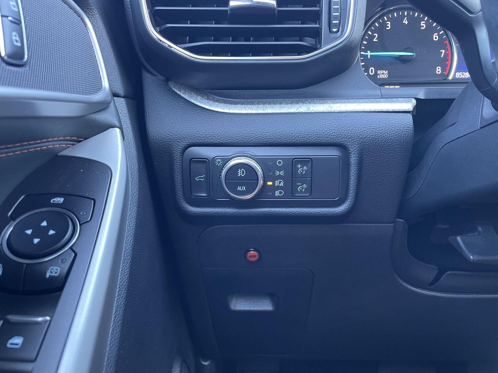 Vehicle photo 16