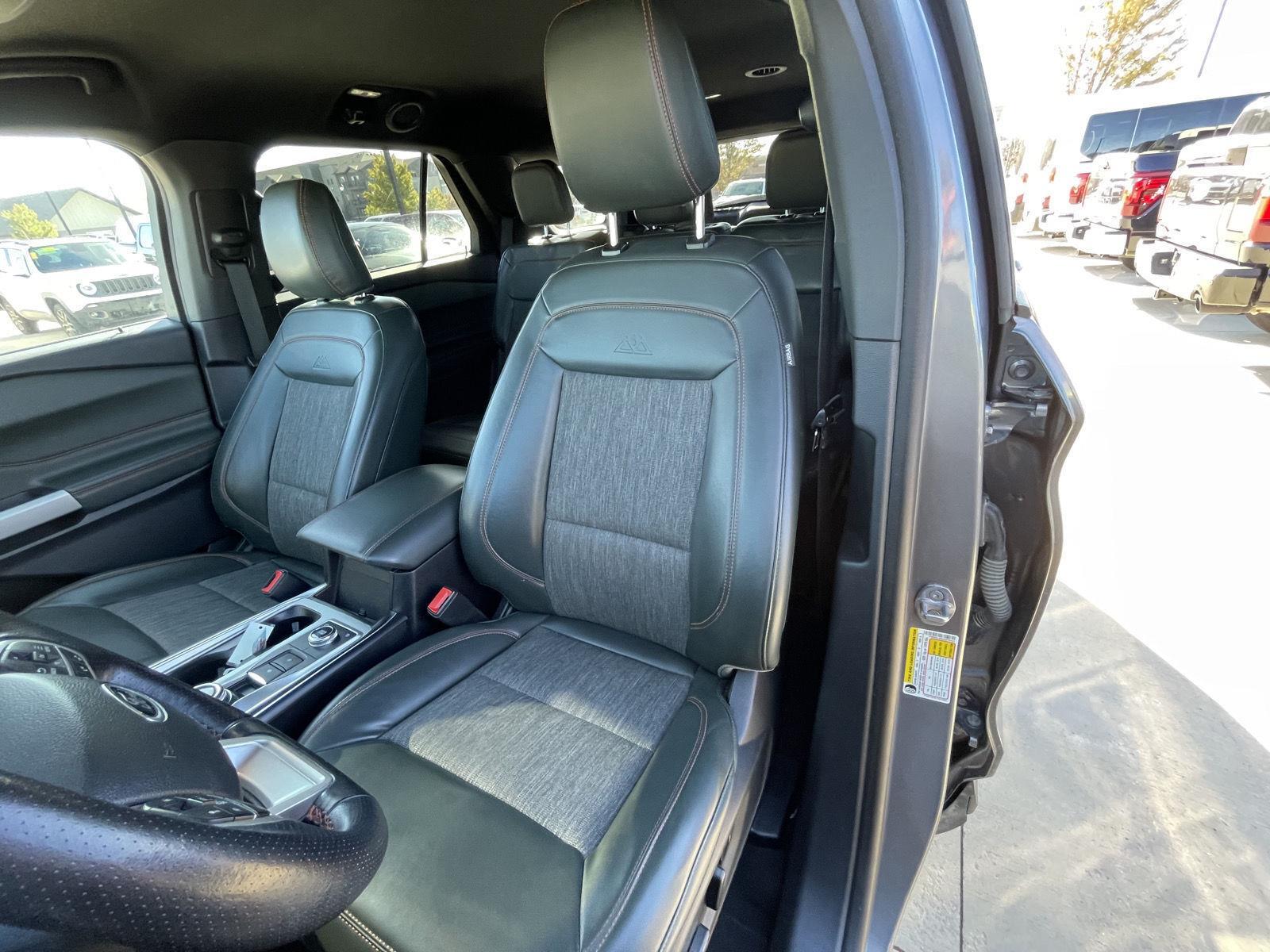 Vehicle photo 18
