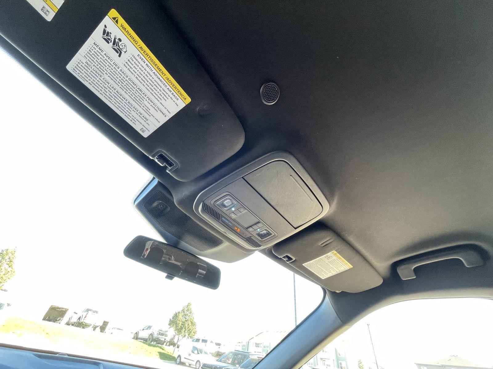 Vehicle photo 22