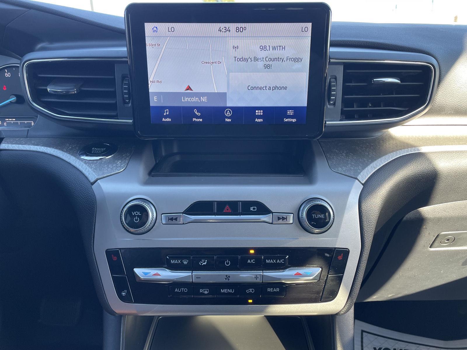 Vehicle photo 23