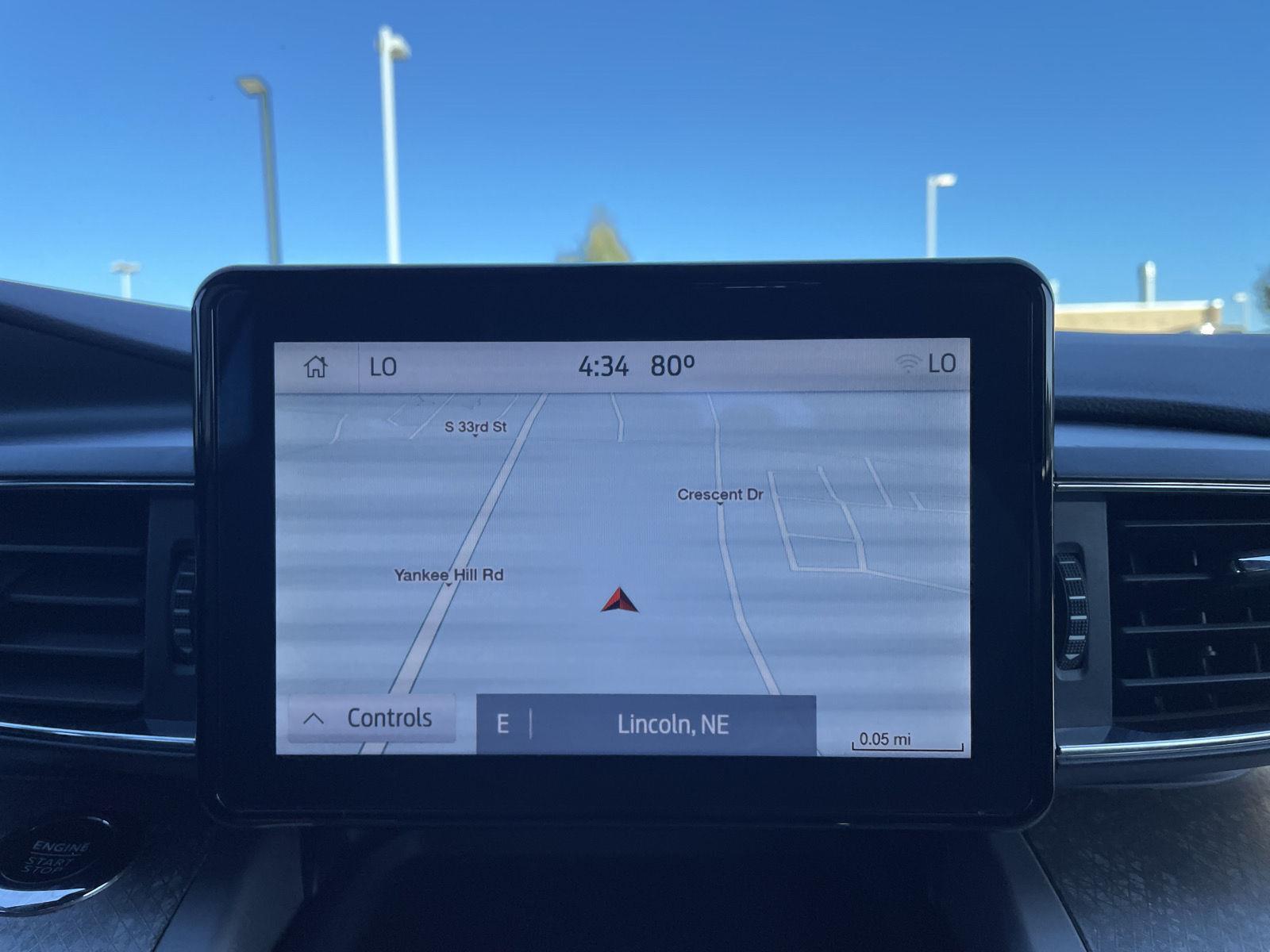 Vehicle photo 26