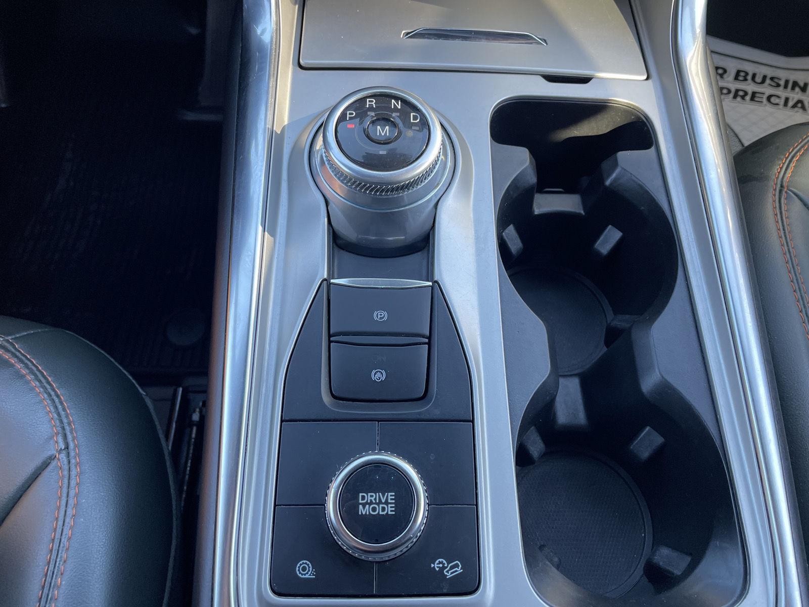 Vehicle photo 32