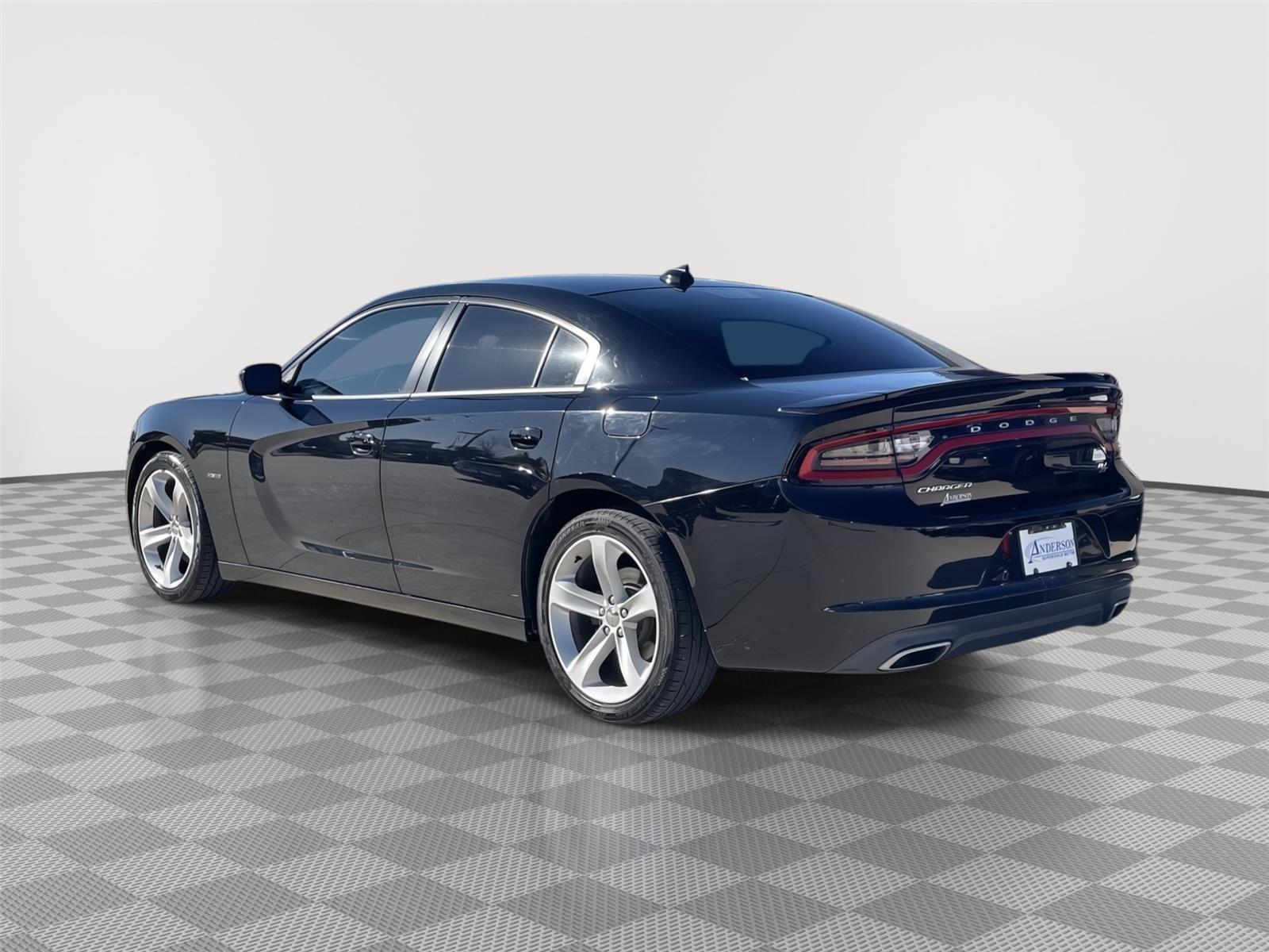 Vehicle photo 9