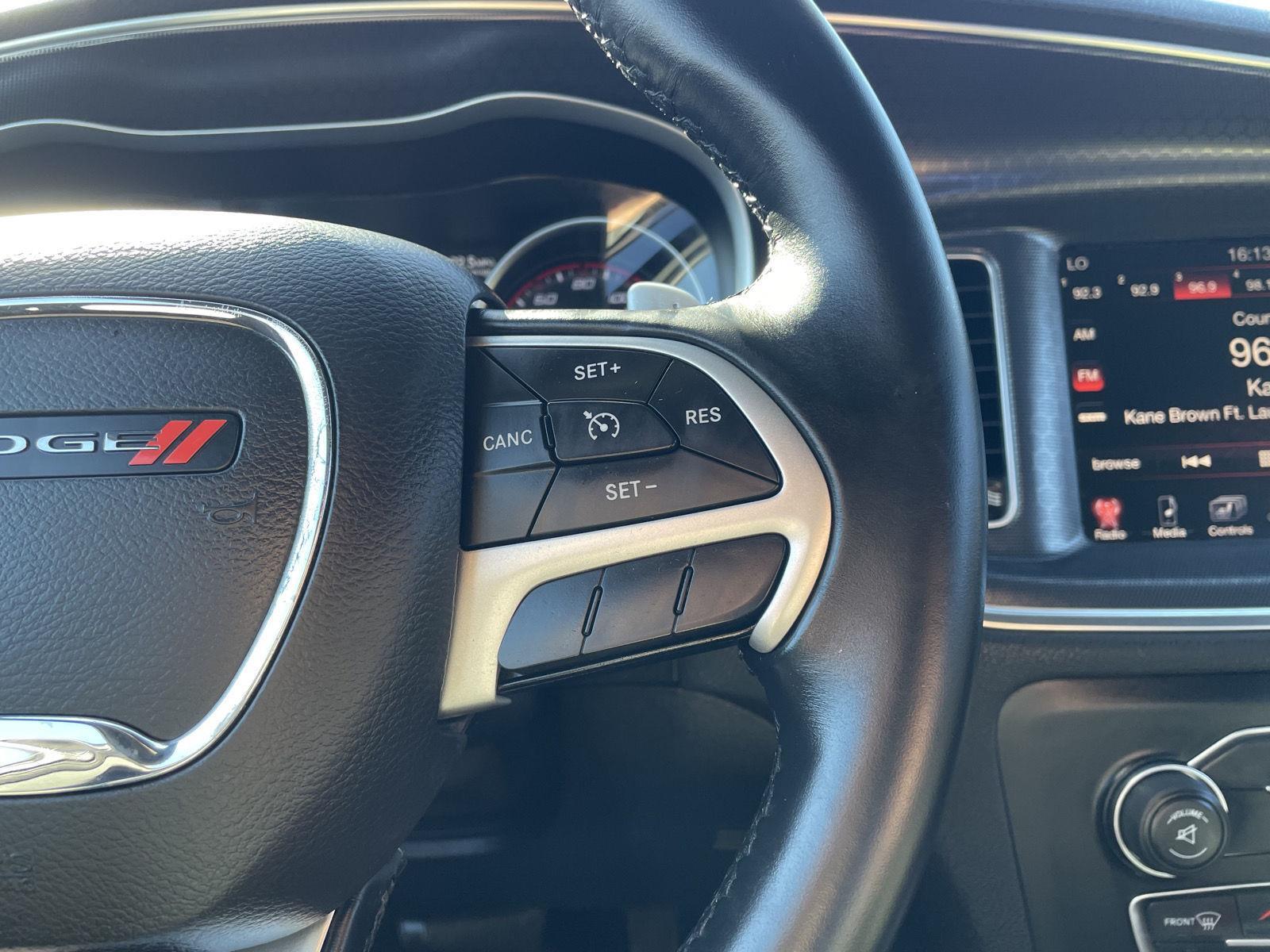 Vehicle photo 14