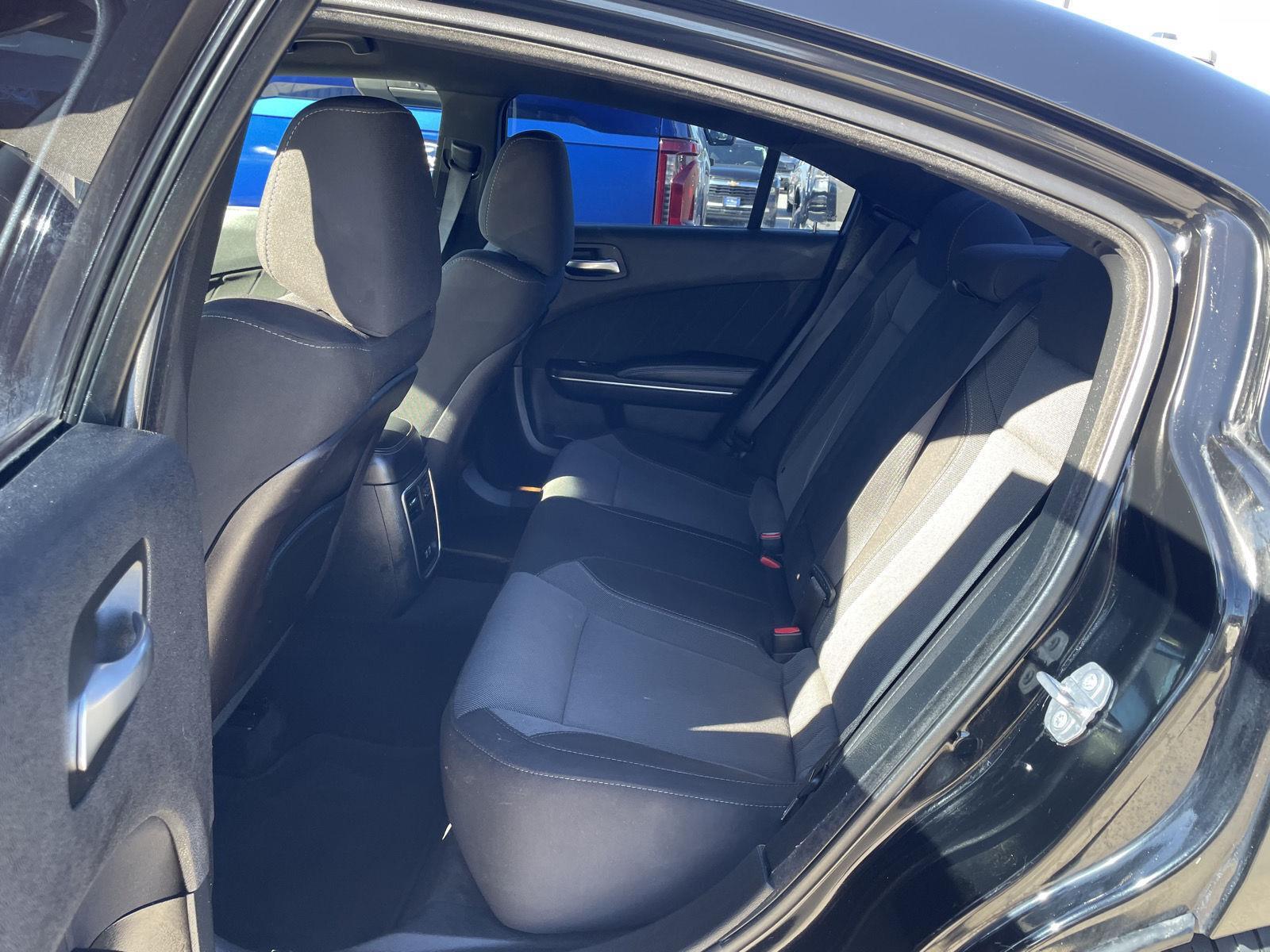 Vehicle photo 20