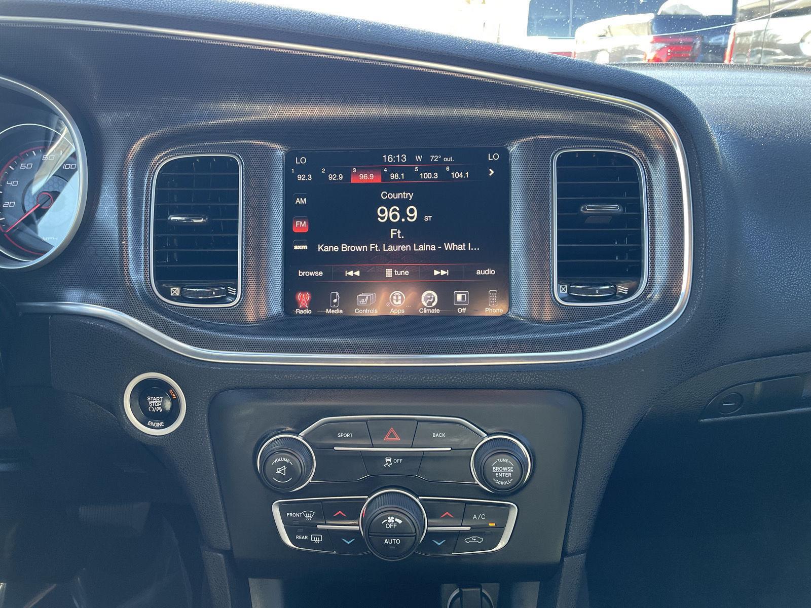 Vehicle photo 22