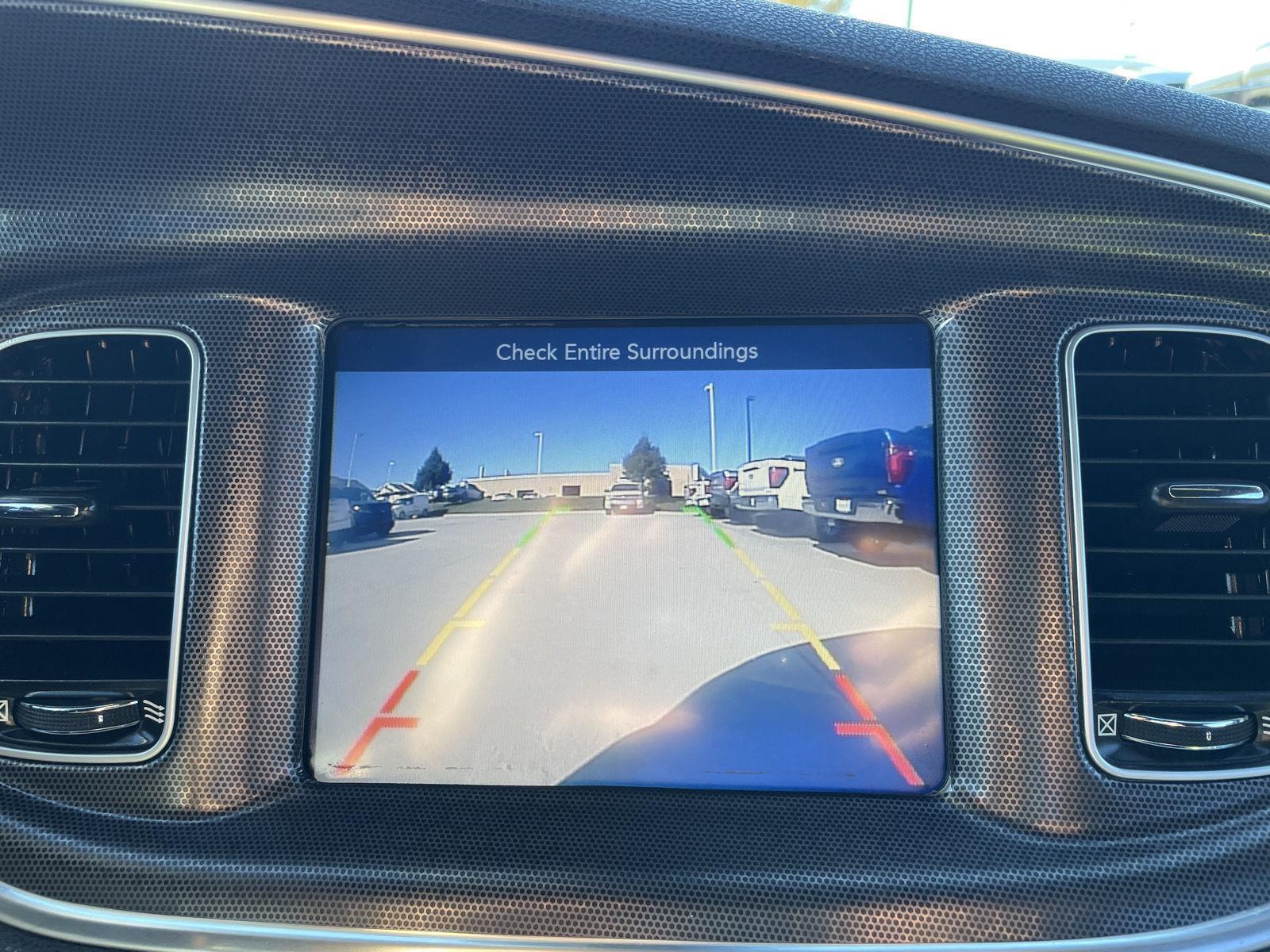 Vehicle photo 23