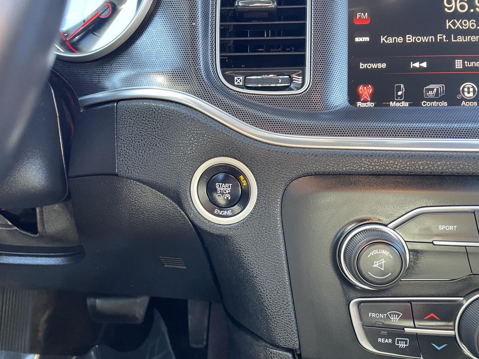 Vehicle photo 24