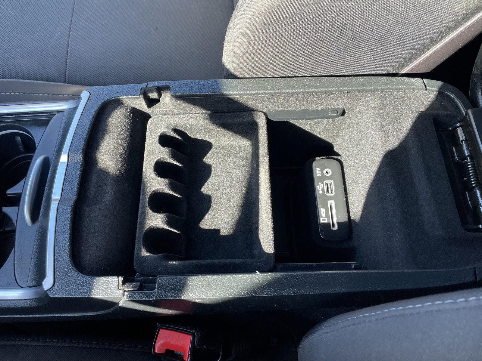 Vehicle photo 29