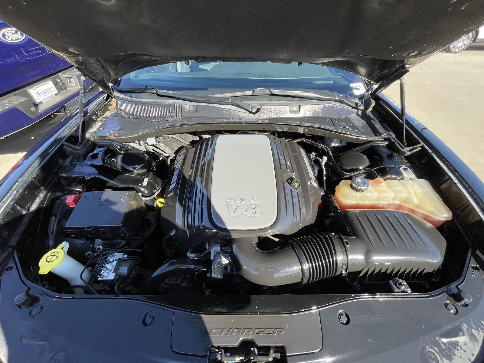 Vehicle photo 32