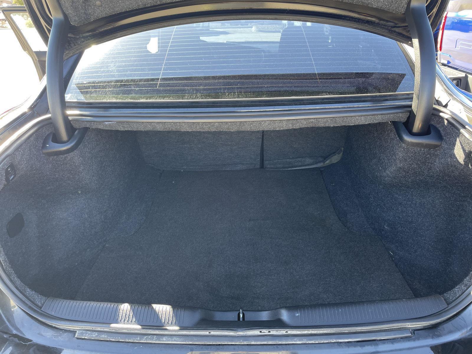 Vehicle photo 33