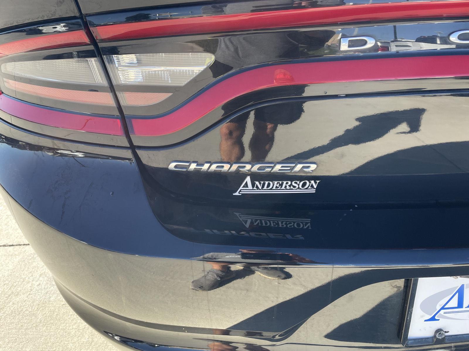 Vehicle photo 34