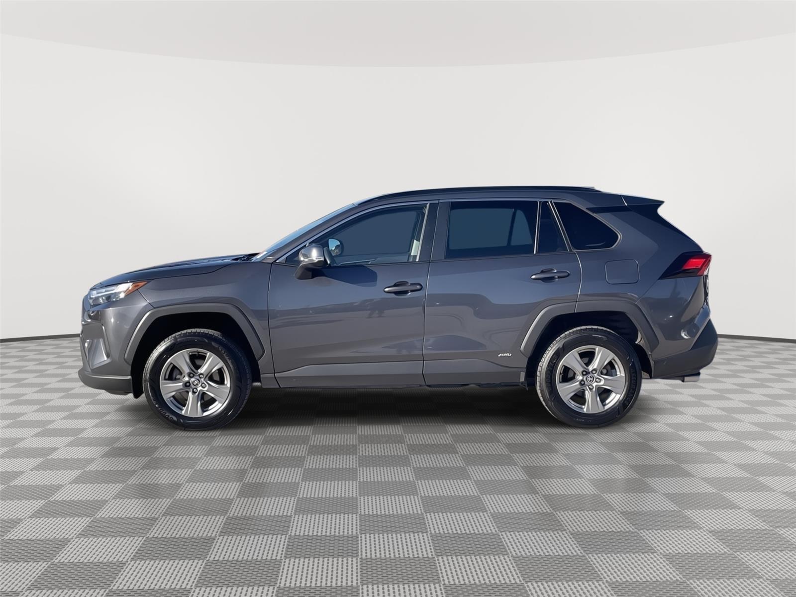 Vehicle photo 2