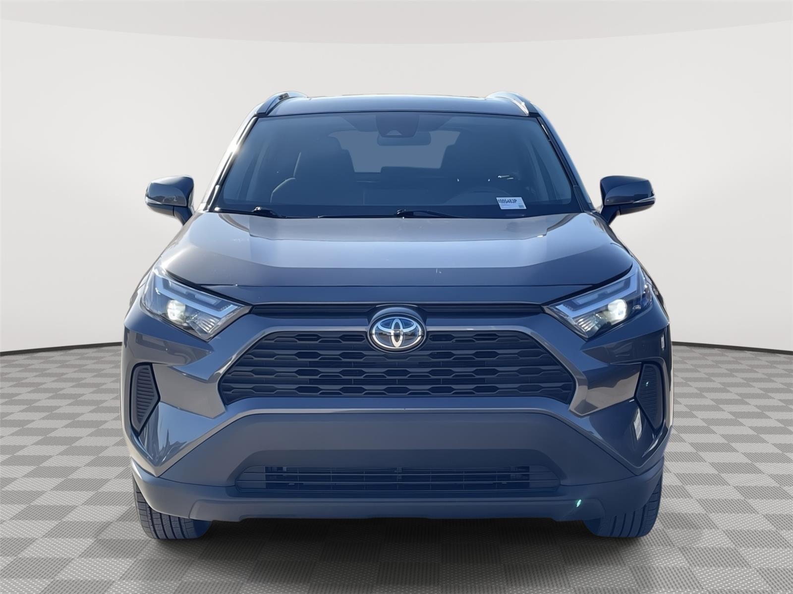 Vehicle photo 4