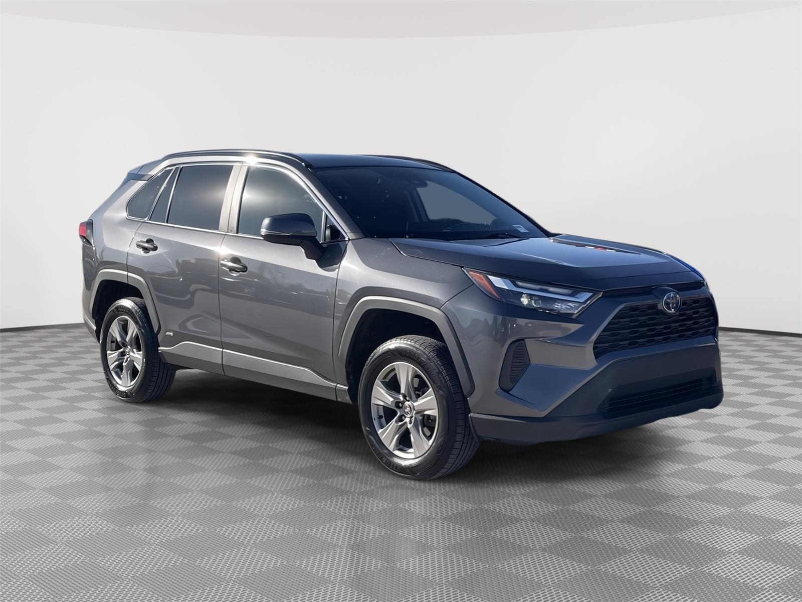Vehicle photo 5