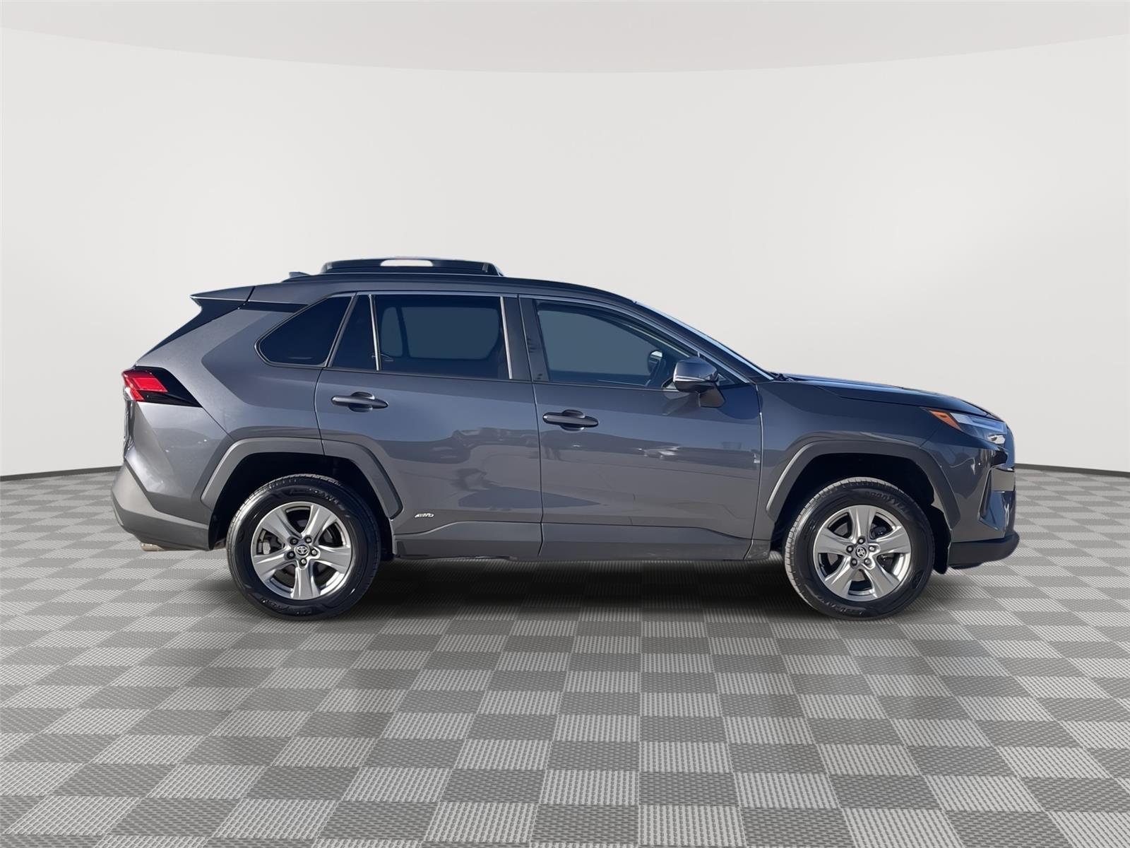 Vehicle photo 6