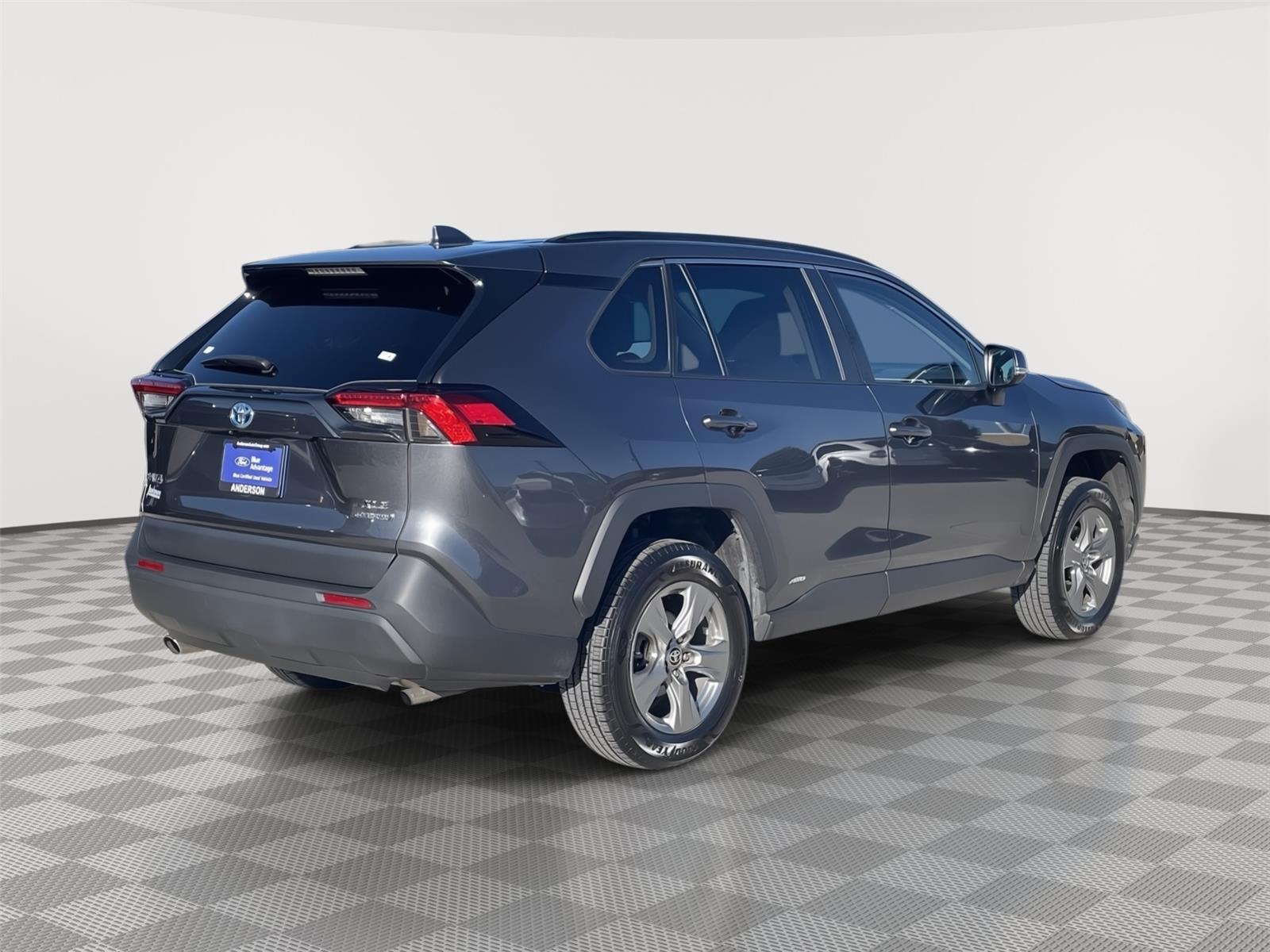 Vehicle photo 7