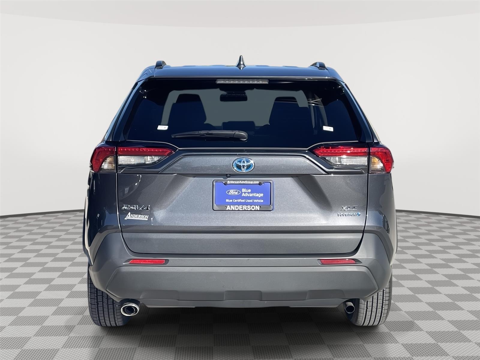 Vehicle photo 8