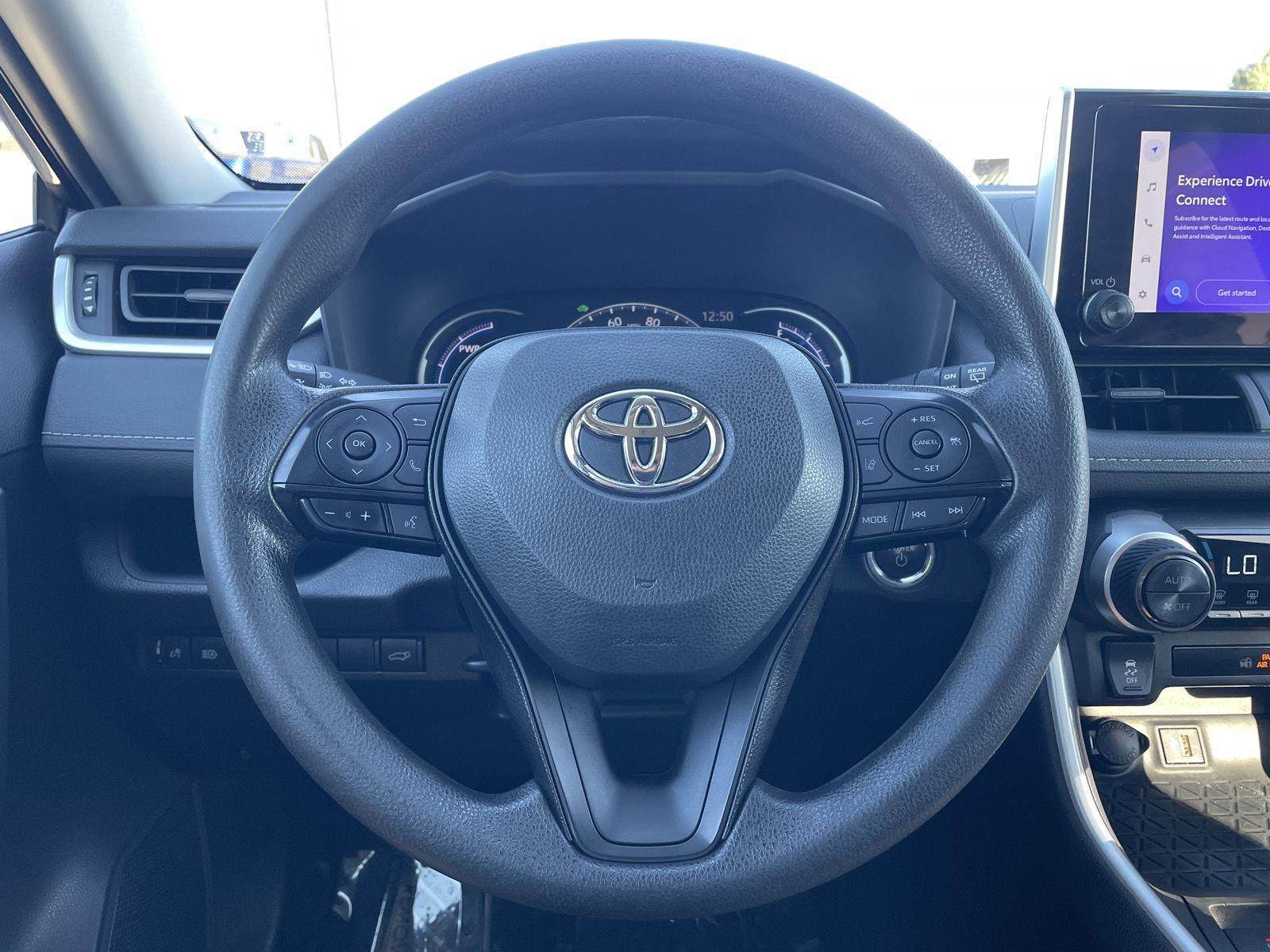 Vehicle photo 12