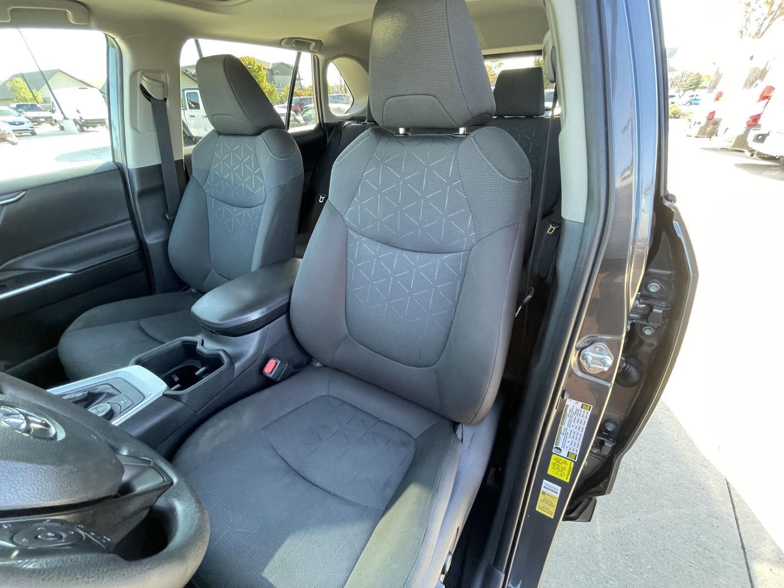 Vehicle photo 18