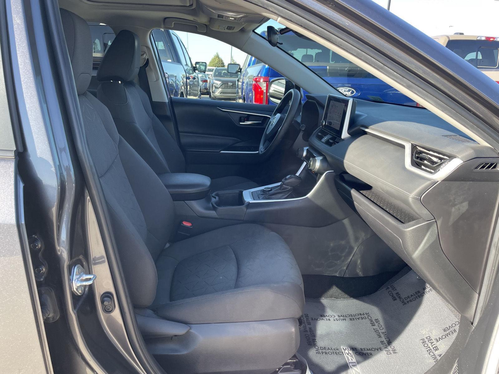 Vehicle photo 19