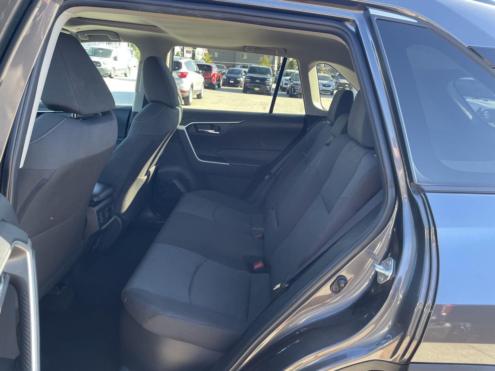Vehicle photo 20