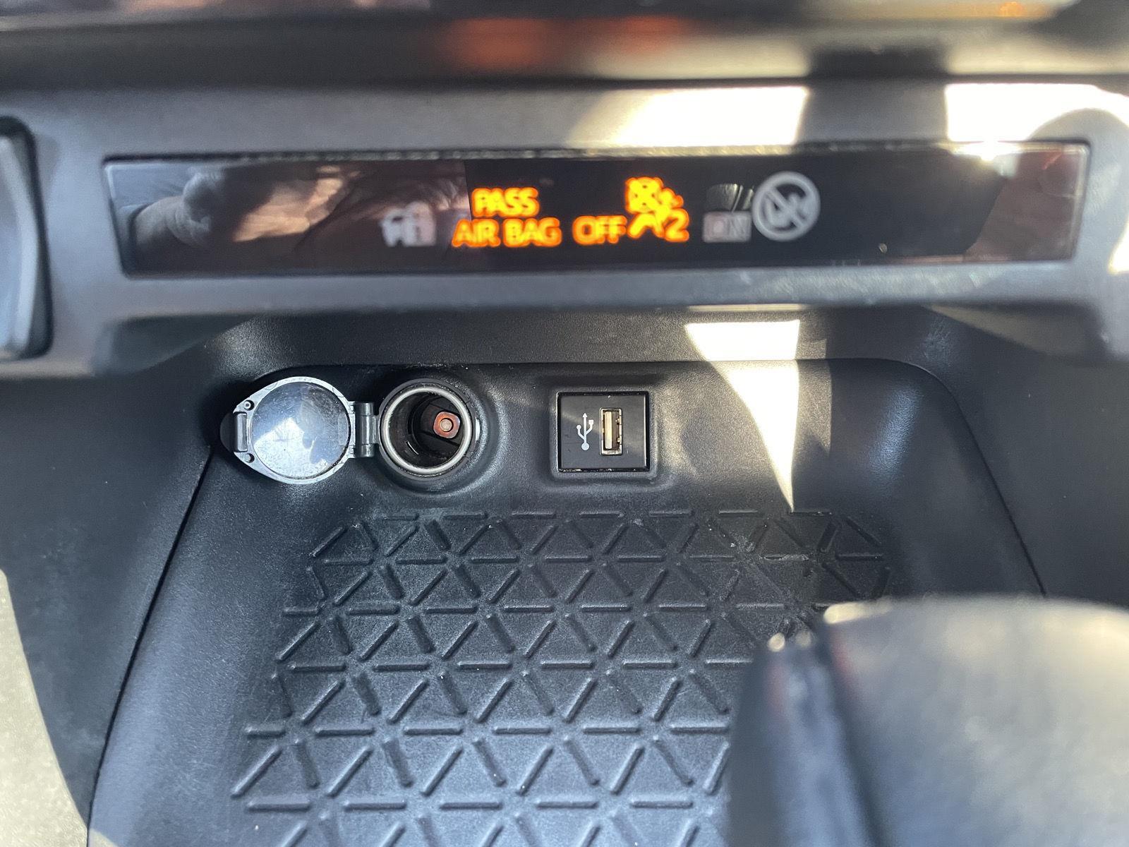 Vehicle photo 27