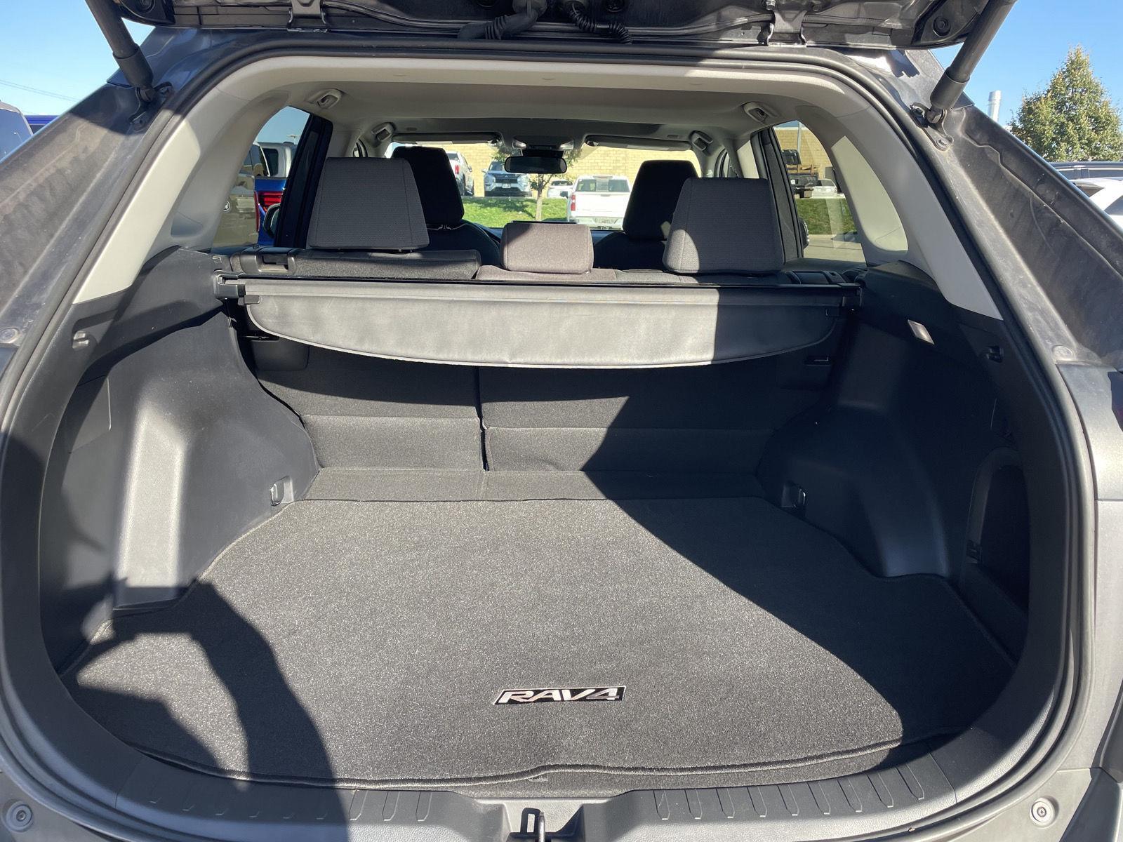 Vehicle photo 35