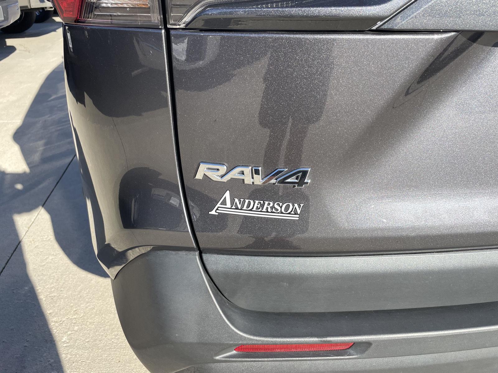 Vehicle photo 37