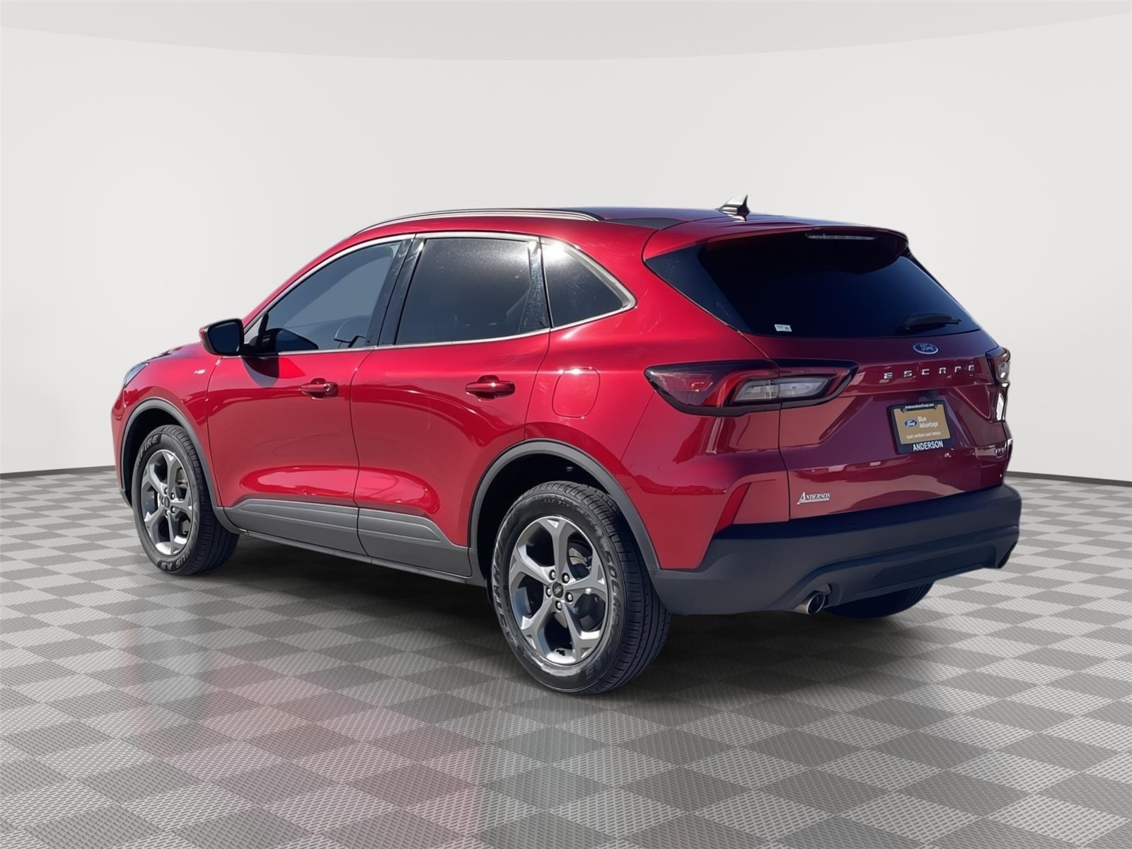 Vehicle photo 9