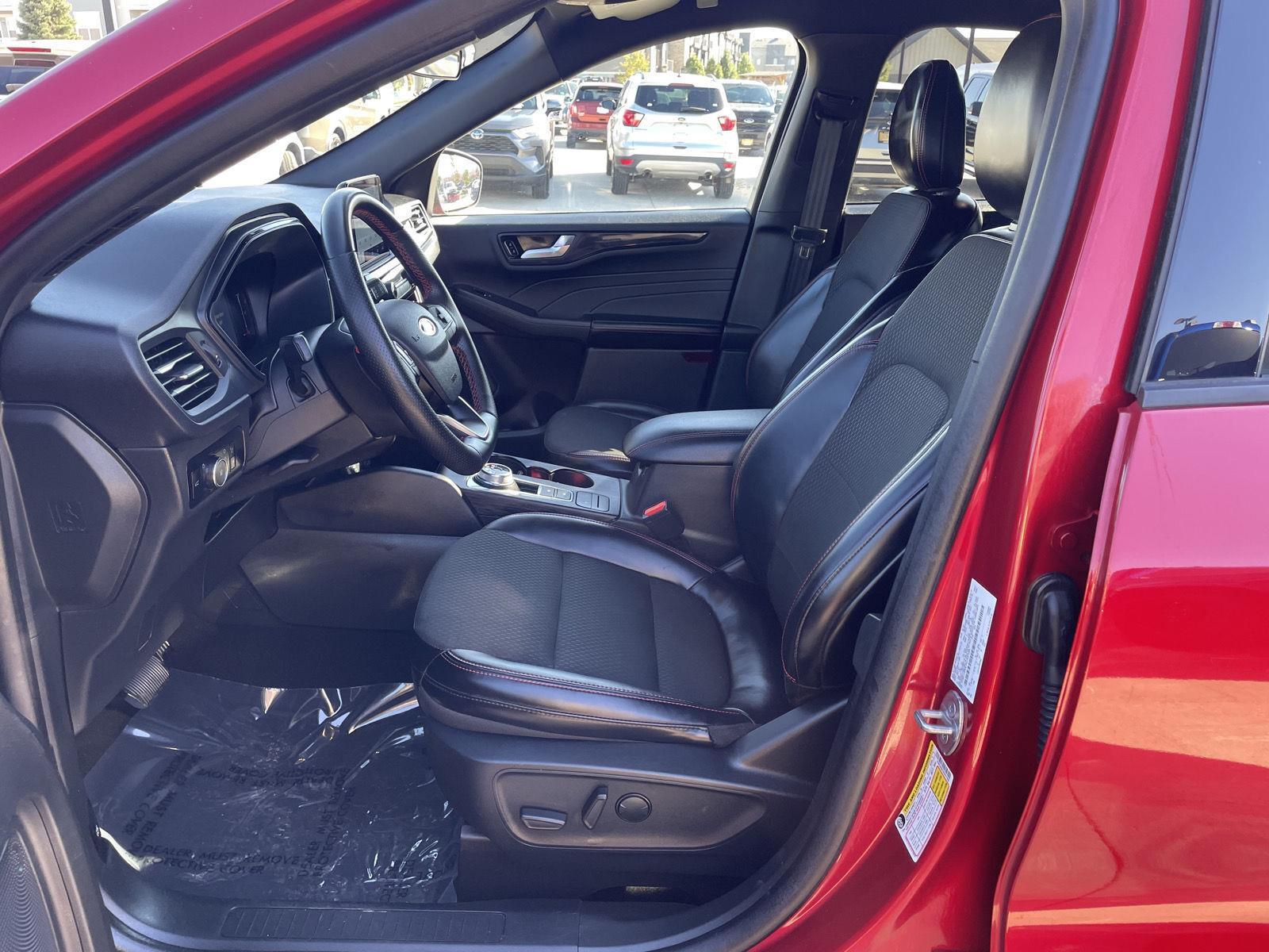 Vehicle photo 16