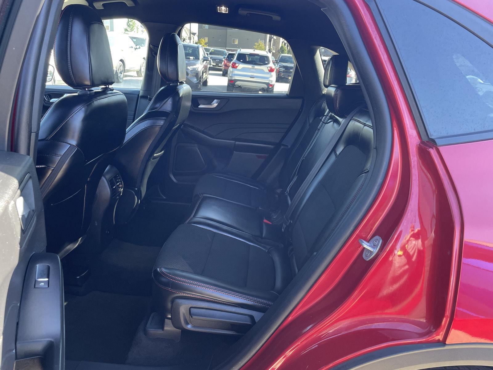 Vehicle photo 19