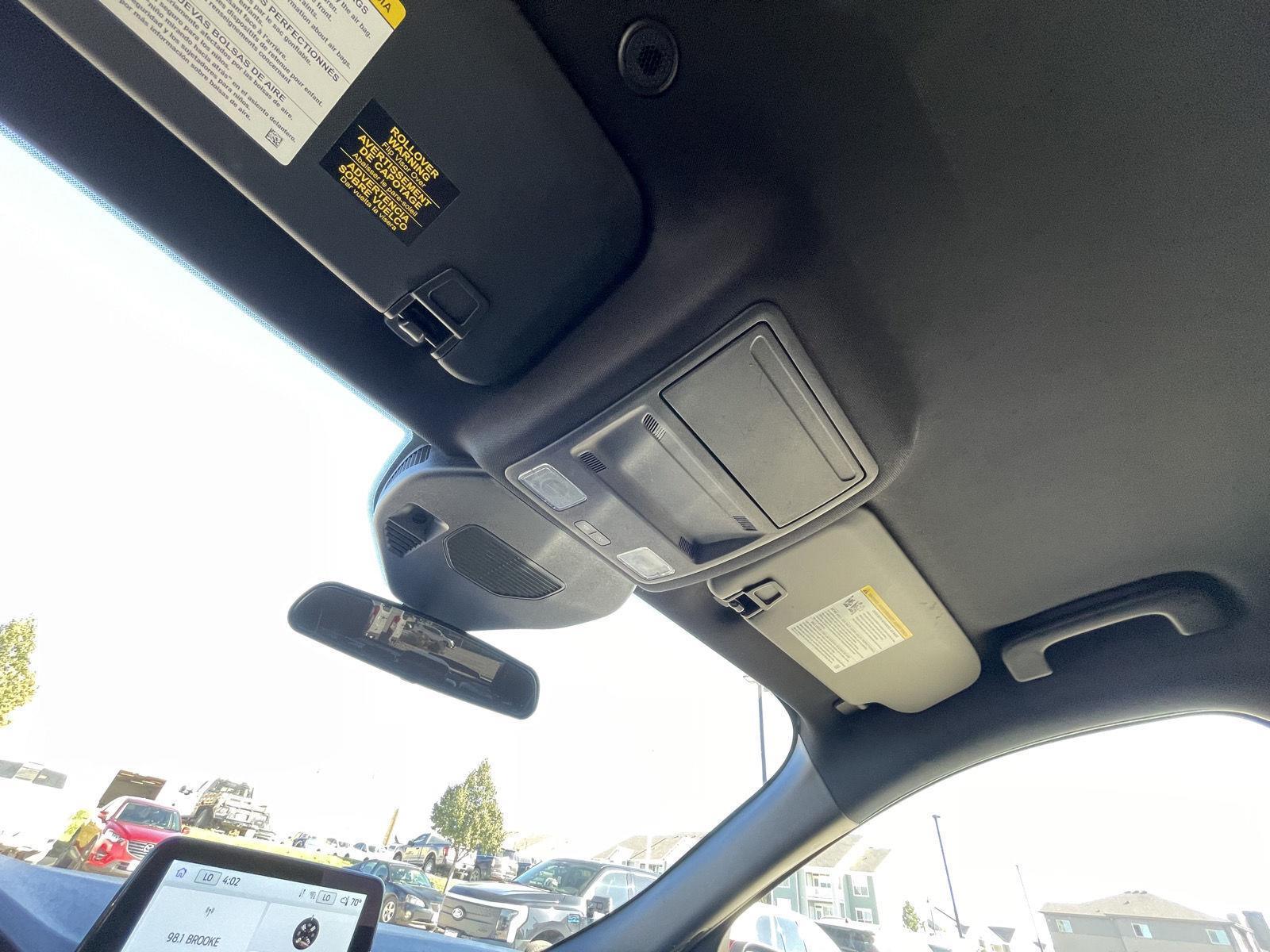 Vehicle photo 20