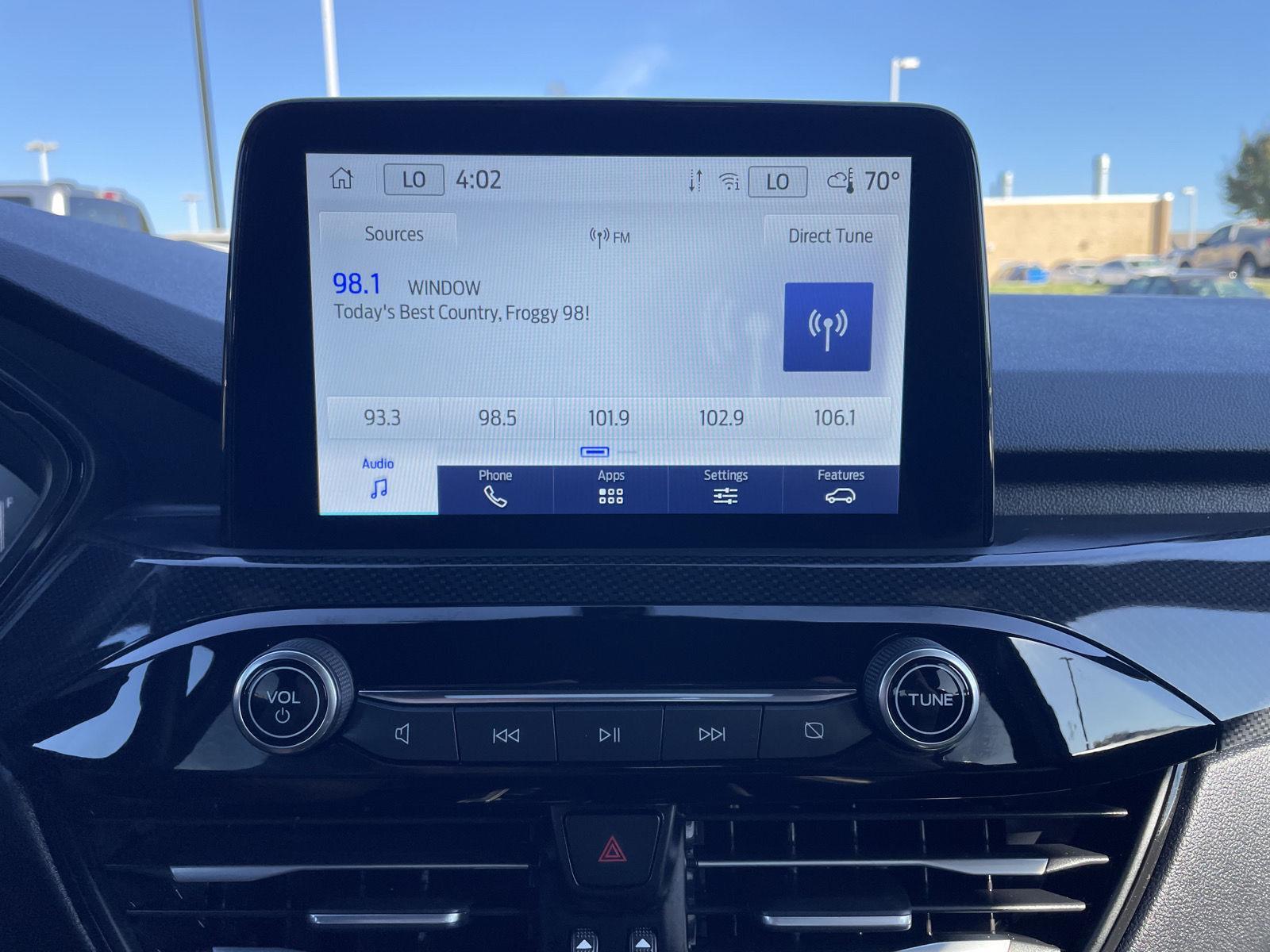 Vehicle photo 24