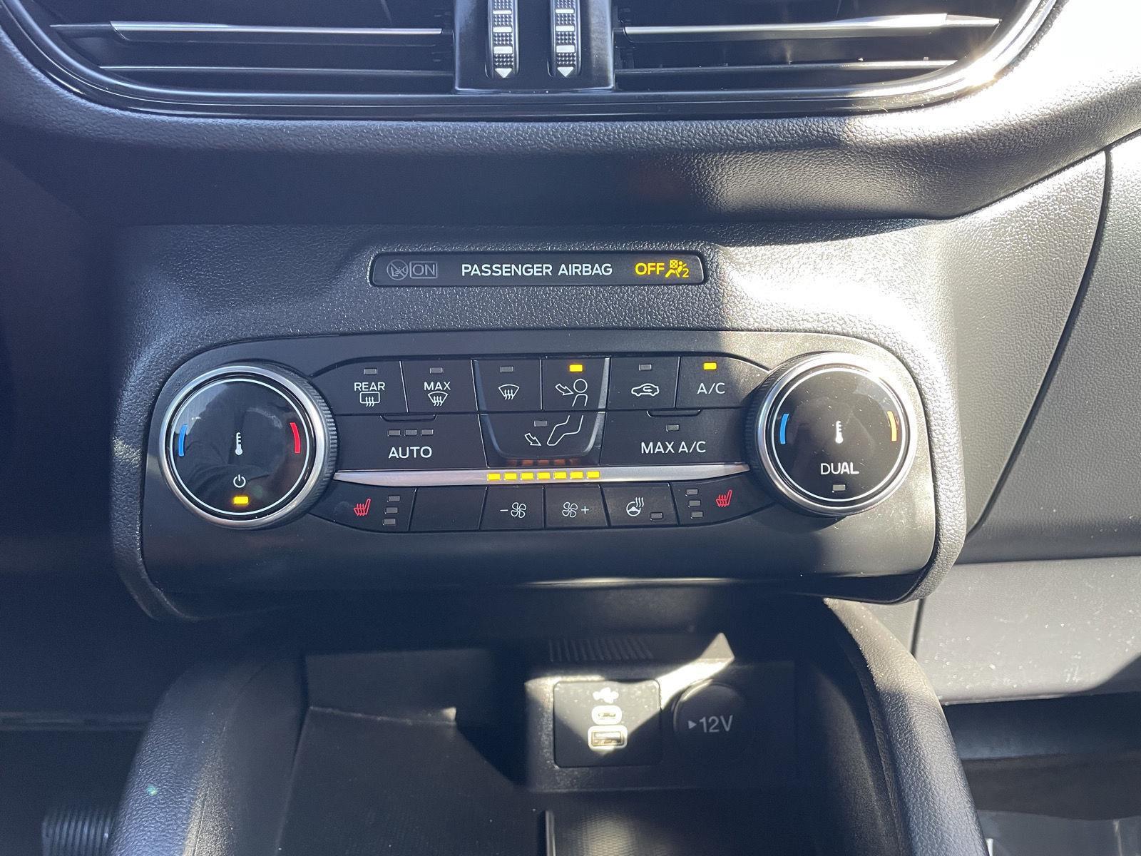 Vehicle photo 25
