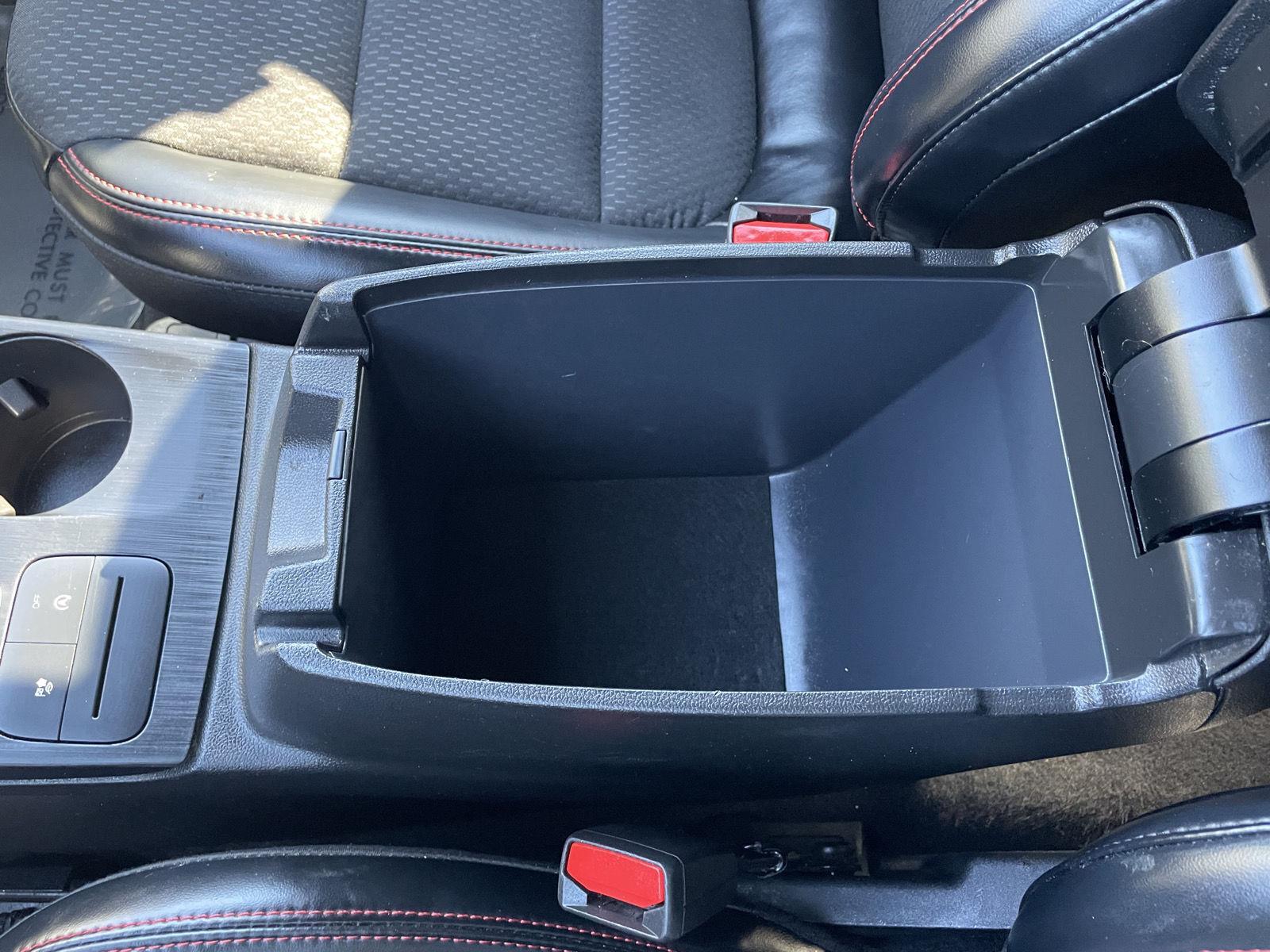 Vehicle photo 30