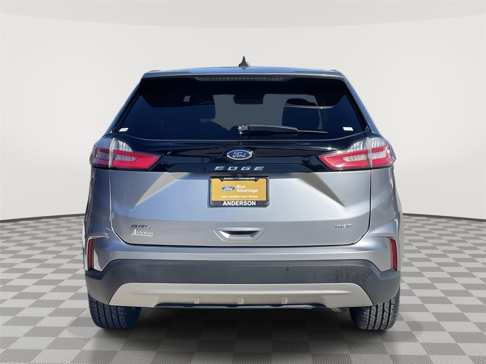 Vehicle photo 8