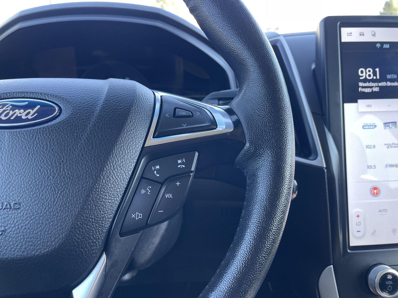 Vehicle photo 14