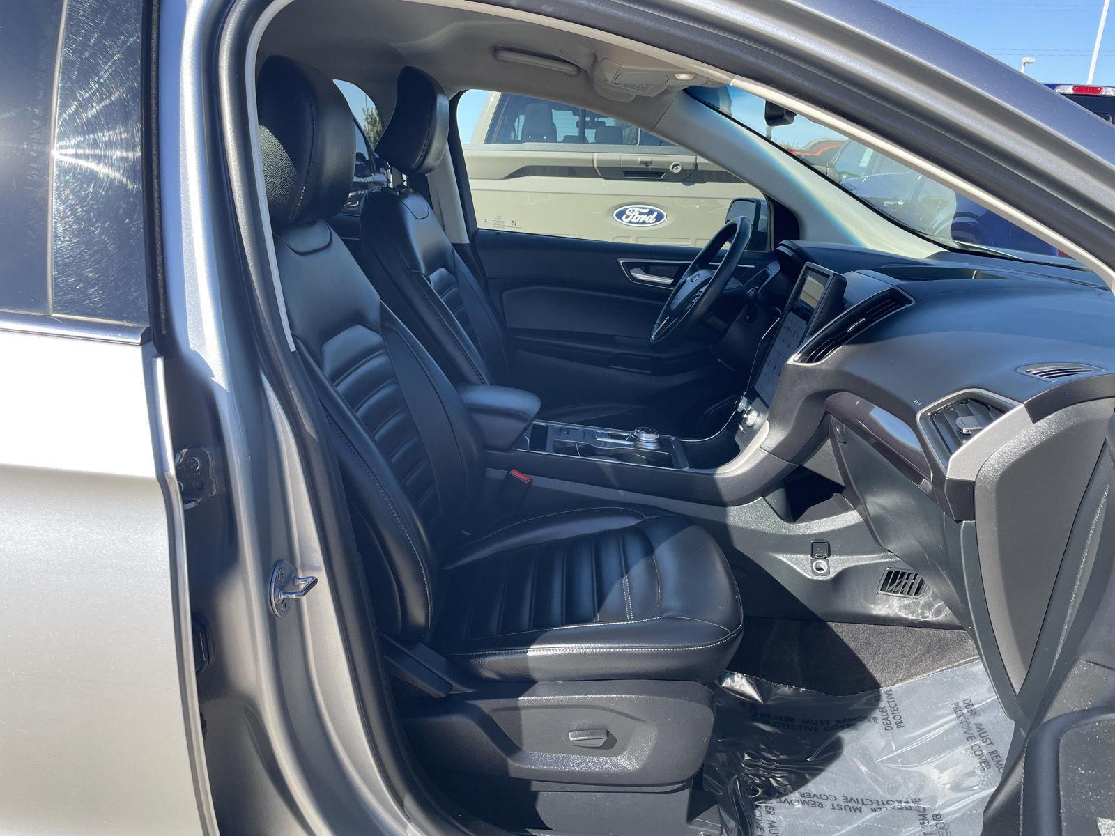 Vehicle photo 19