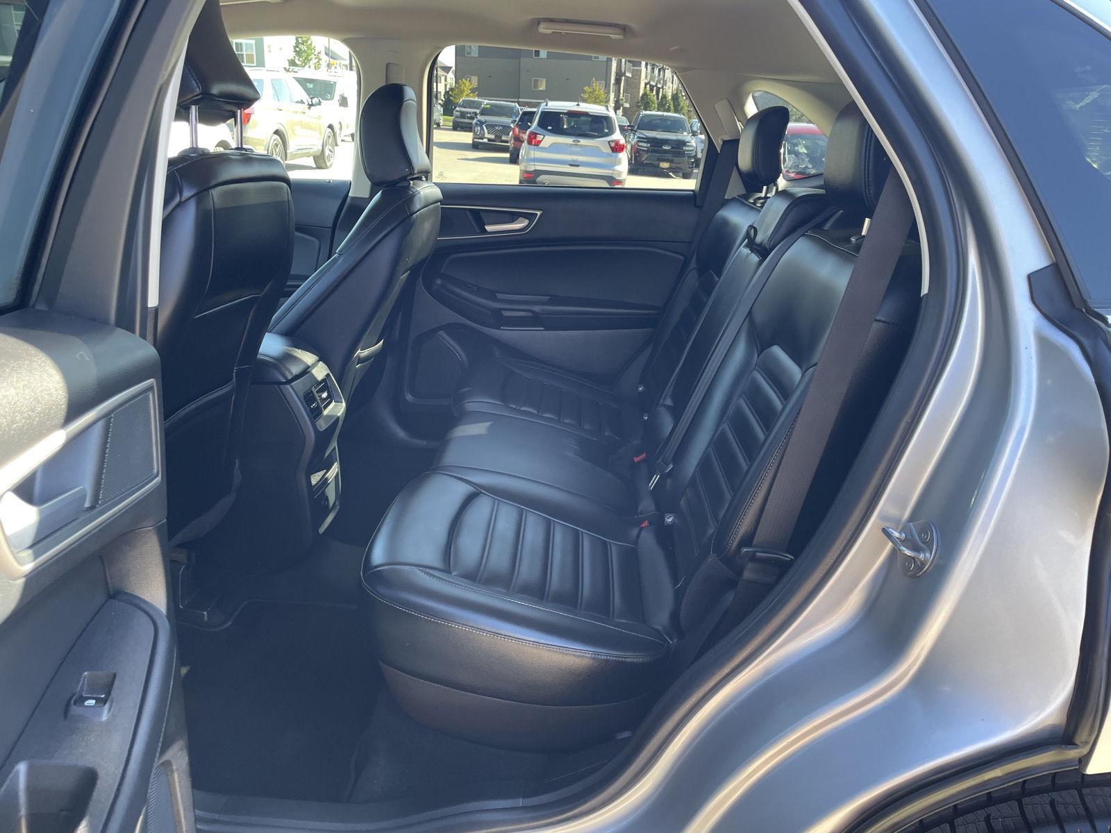 Vehicle photo 20