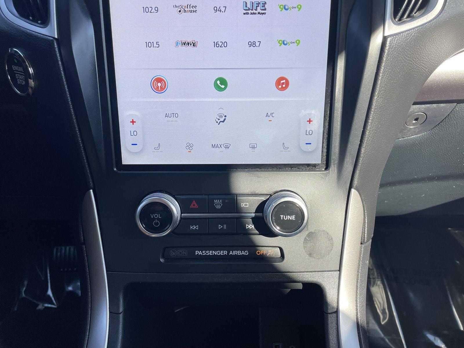 Vehicle photo 25