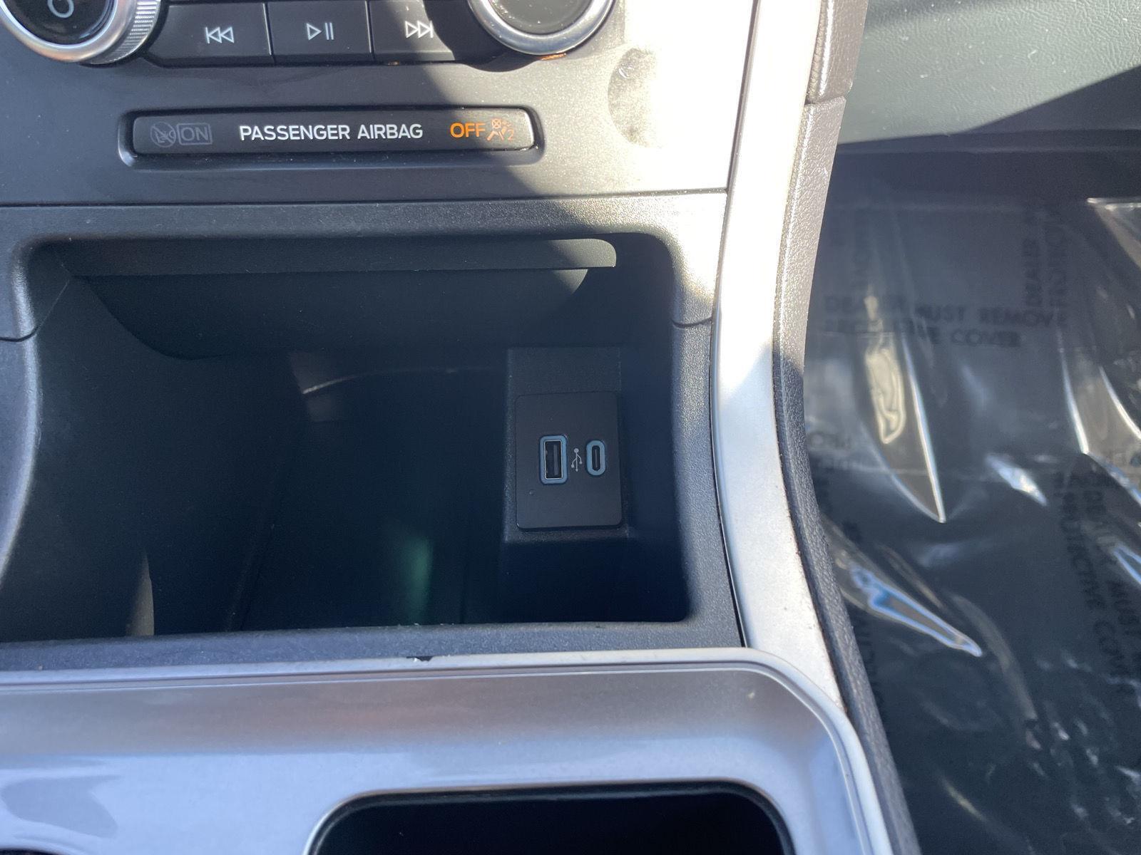 Vehicle photo 27
