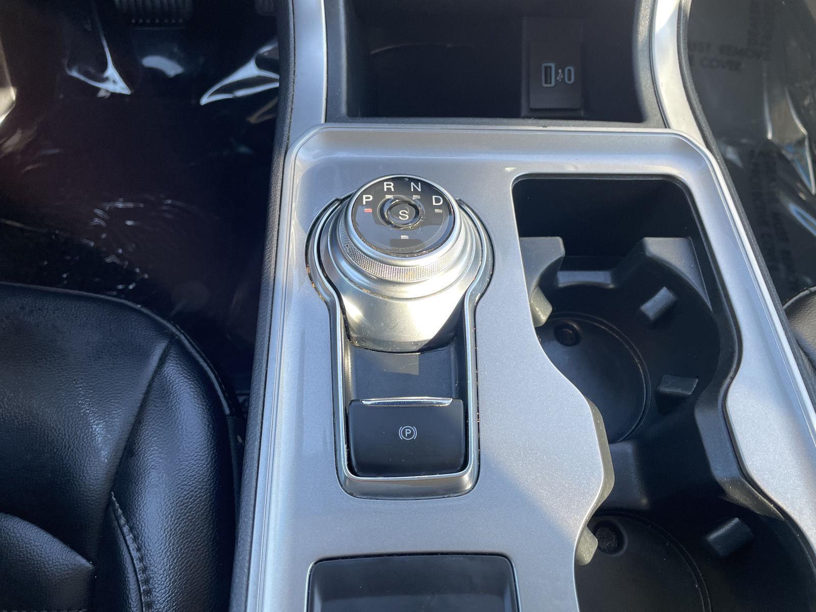 Vehicle photo 29