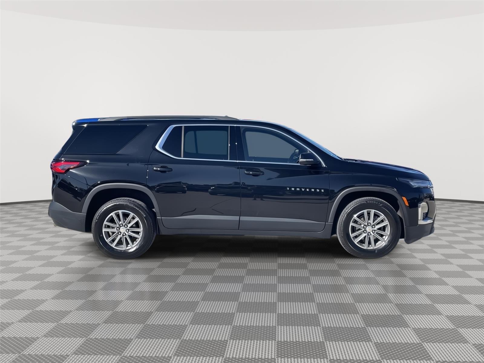 Vehicle photo 6