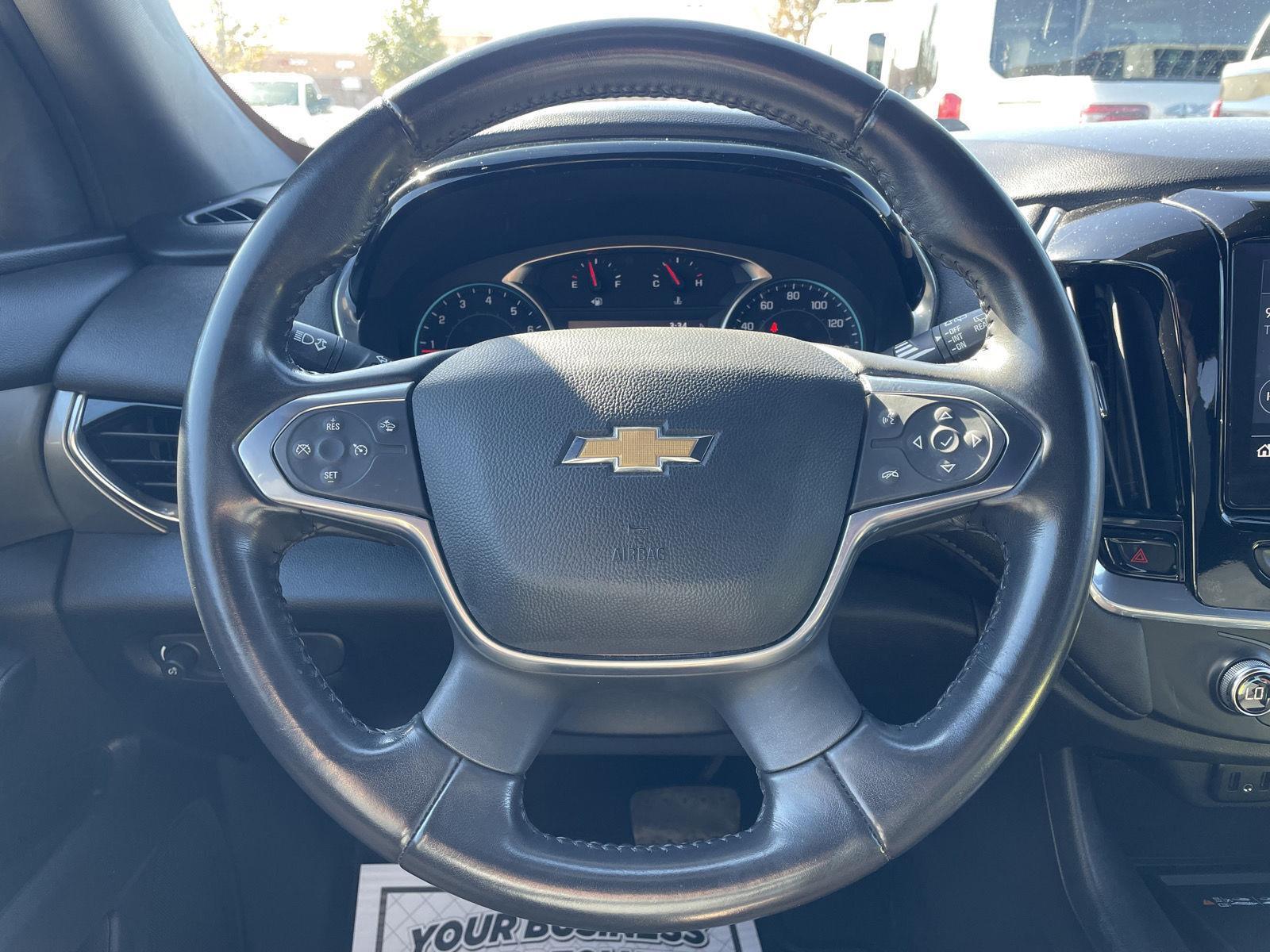 Vehicle photo 12