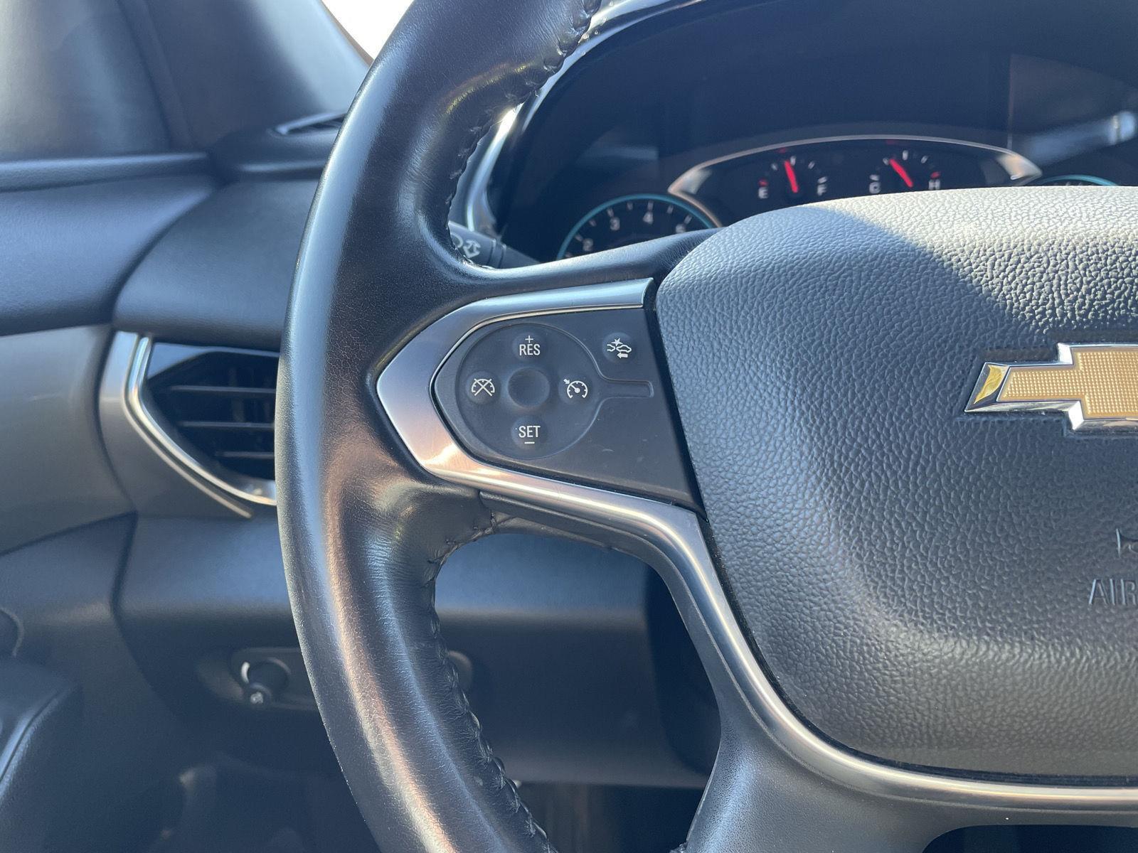 Vehicle photo 13