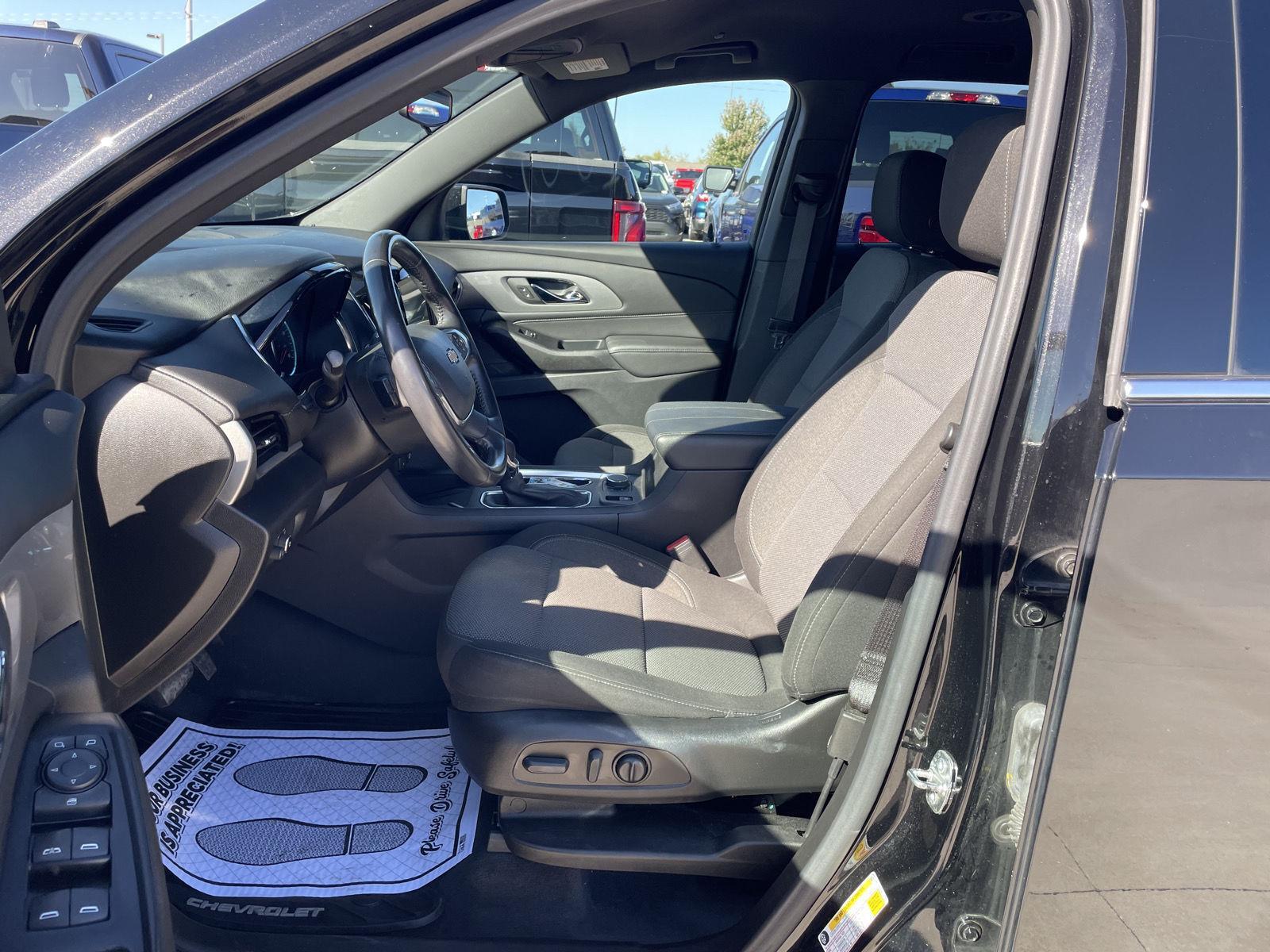 Vehicle photo 17
