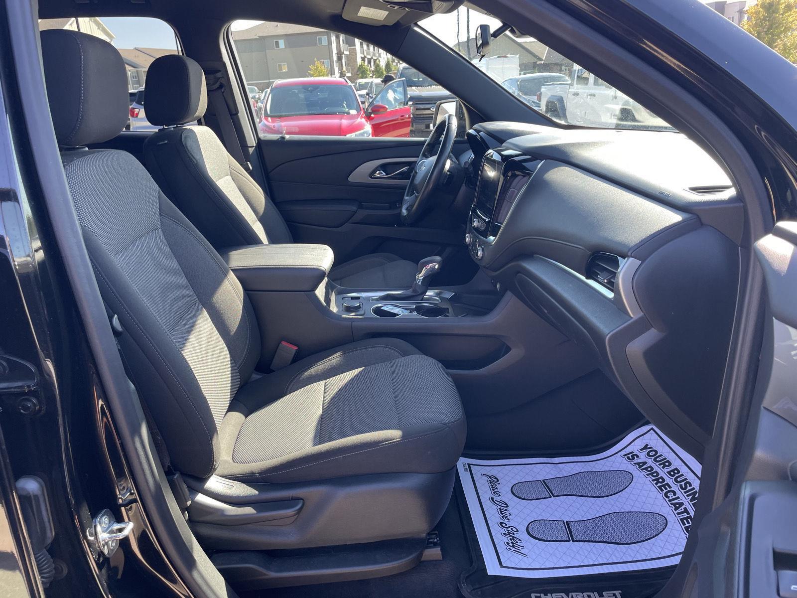 Vehicle photo 19